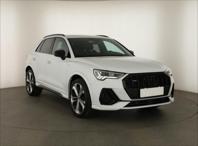 Audi Q3  40 TDI S line