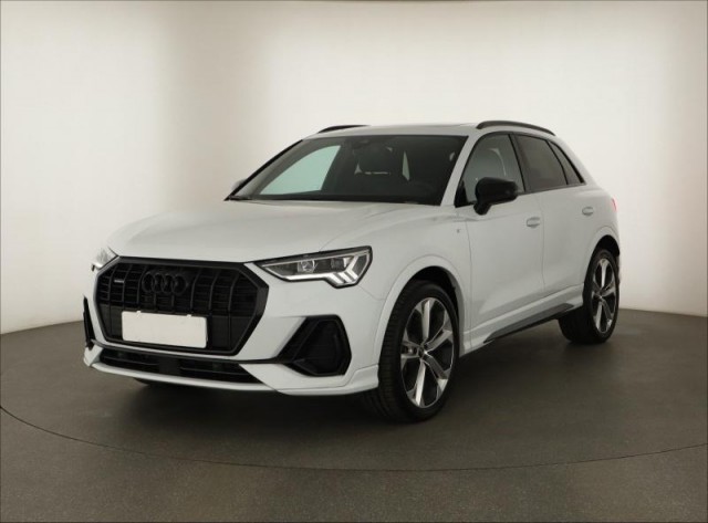Audi Q3  40 TDI S line