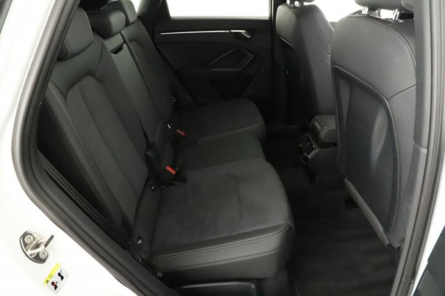 Audi Q3  40 TDI S line