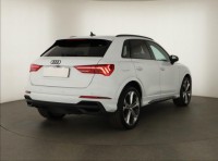 Audi Q3  40 TDI S line