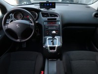 Peugeot 5008  1.6 HDi 