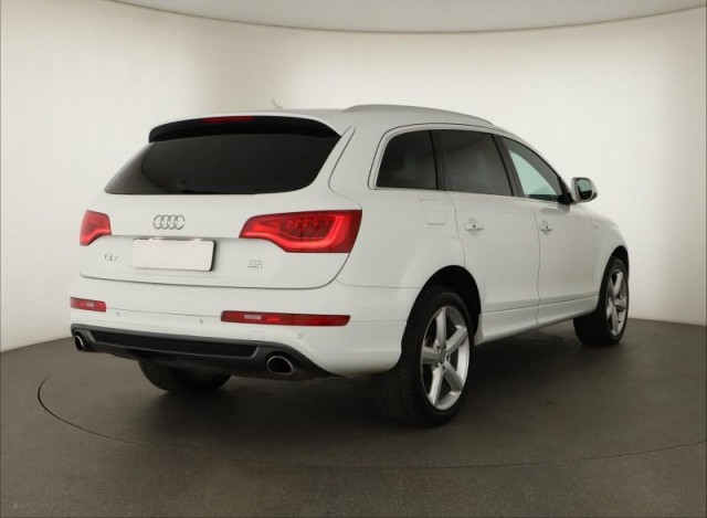 Audi Q7  3.0 TDI 