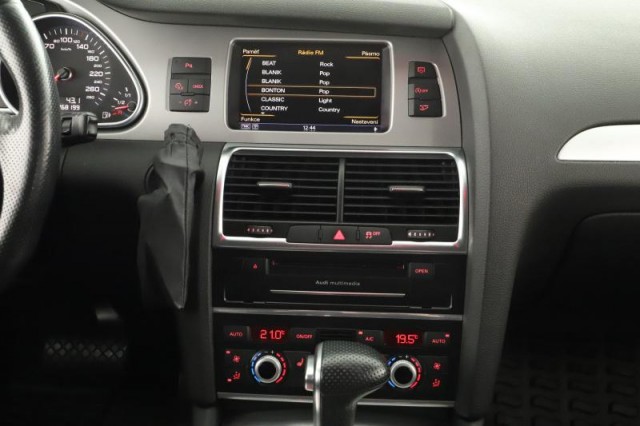 Audi Q7  3.0 TDI 