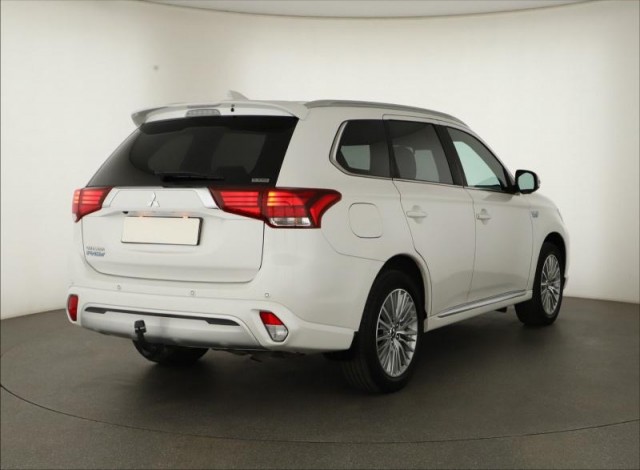 Mitsubishi Outlander  2.4 PHEV 