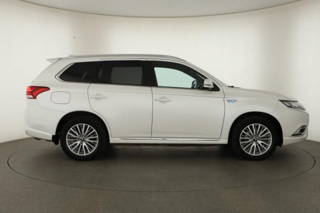 Mitsubishi Outlander  2.4 PHEV 