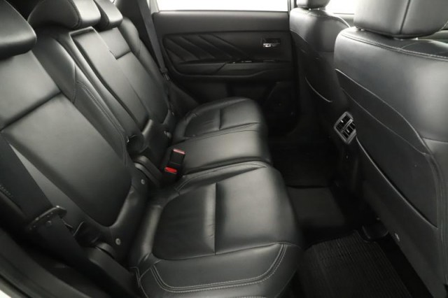 Mitsubishi Outlander  2.4 PHEV 