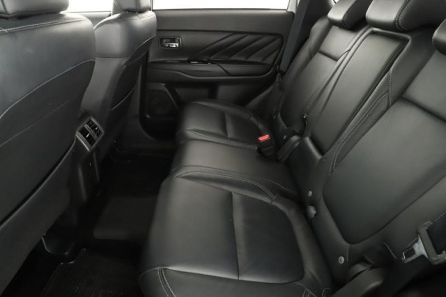 Mitsubishi Outlander  2.4 PHEV 