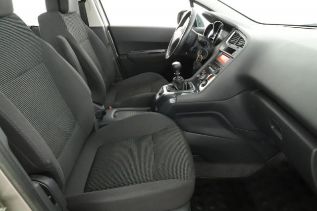 Peugeot 5008  1.6 HDi 