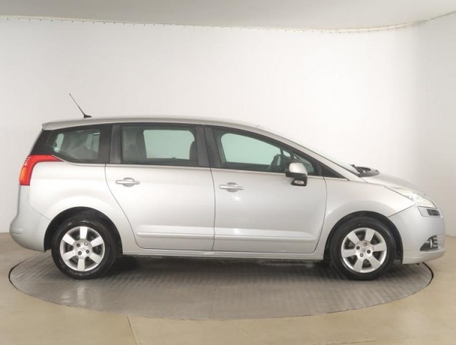 Peugeot 5008  1.6 HDi 