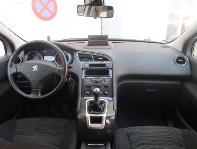 Peugeot 5008  1.6 HDi 