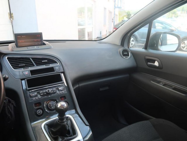 Peugeot 5008  1.6 HDi 