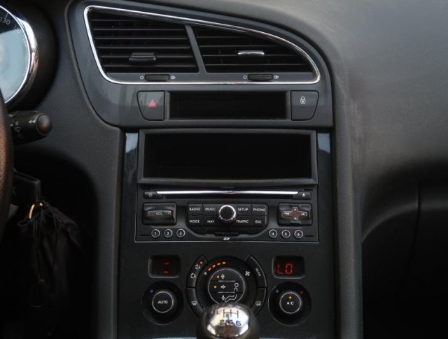 Peugeot 5008  1.6 HDi 