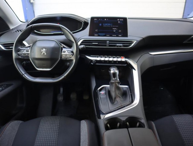 Peugeot 3008  1.2 PureTech 