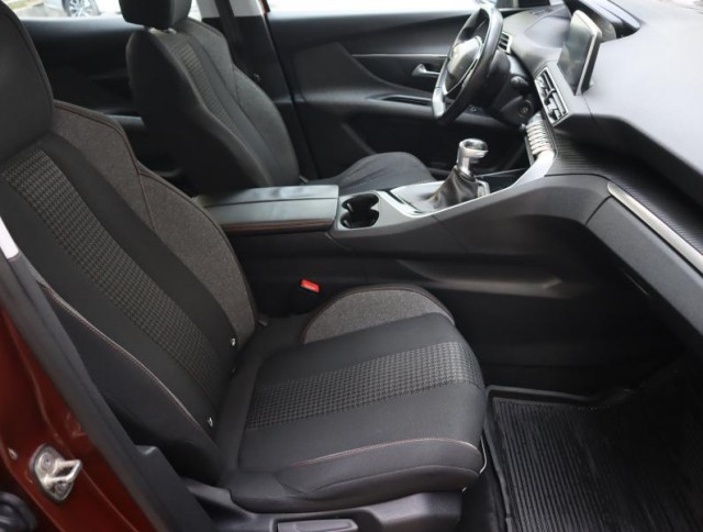 Peugeot 3008  1.2 PureTech 