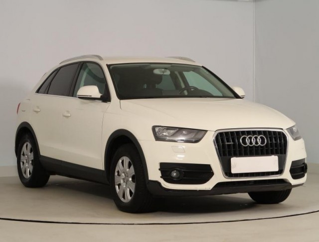 Audi Q3  2.0 TDI basis