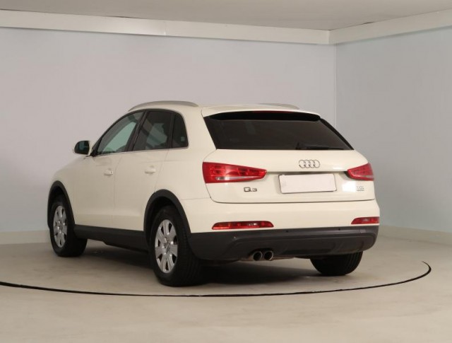 Audi Q3  2.0 TDI basis