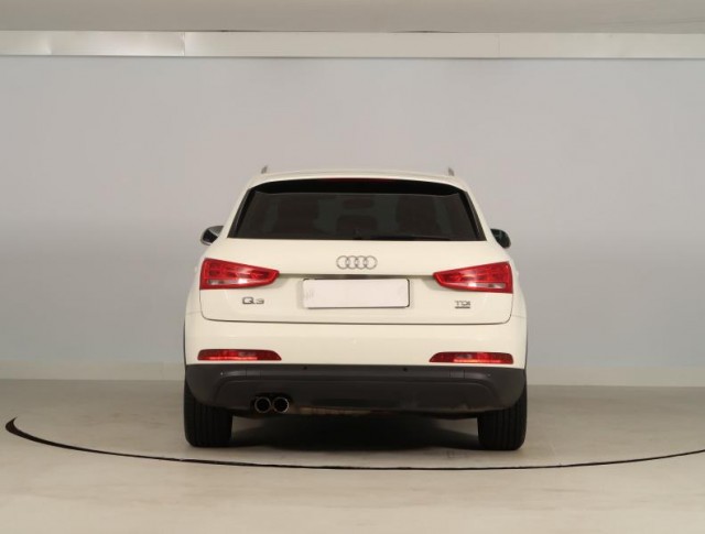Audi Q3  2.0 TDI basis