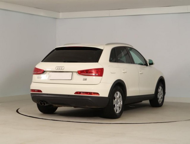 Audi Q3  2.0 TDI basis