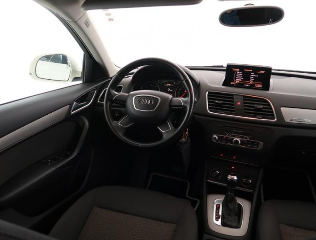 Audi Q3  2.0 TDI basis