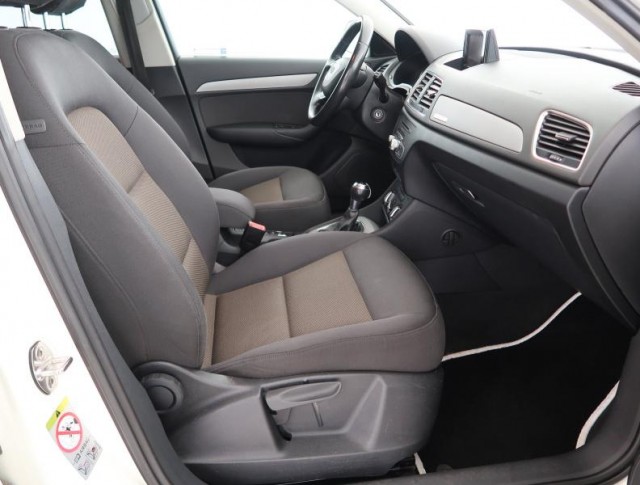 Audi Q3  2.0 TDI basis