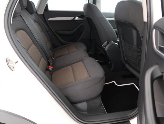 Audi Q3  2.0 TDI basis
