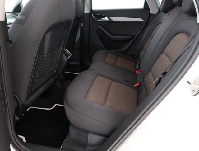 Audi Q3  2.0 TDI basis