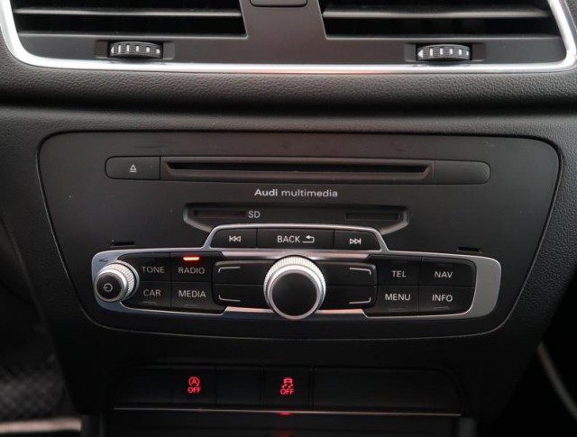 Audi Q3  2.0 TDI basis