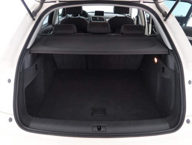 Audi Q3  2.0 TDI basis