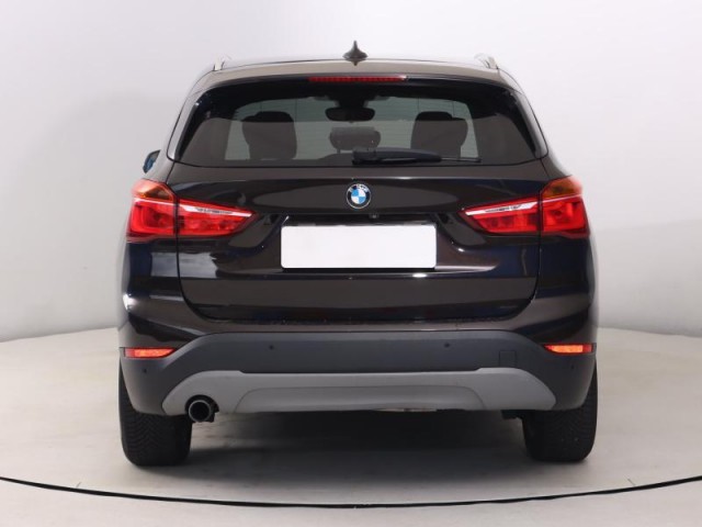 BMW X1  sDrive18i 