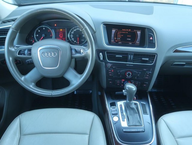 Audi Q5  2.0 TDI sport