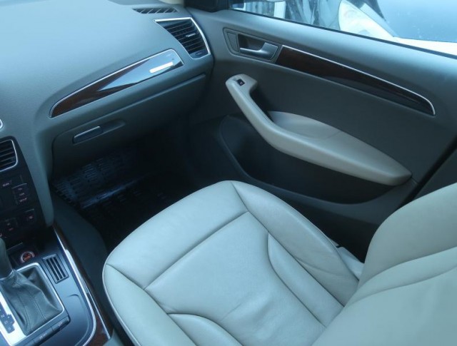 Audi Q5  2.0 TDI sport