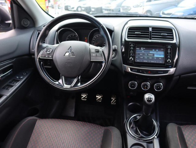 Mitsubishi ASX  1.6 MIVEC Intense