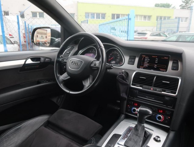 Audi Q7  3.0 TDI S-Line