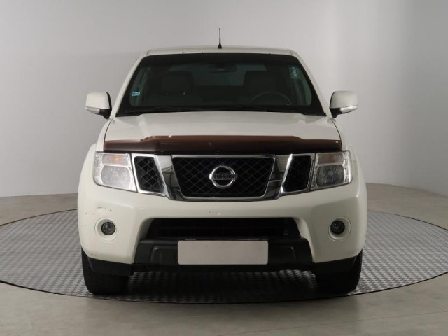 Nissan Navara  2.5 D Trek -1°