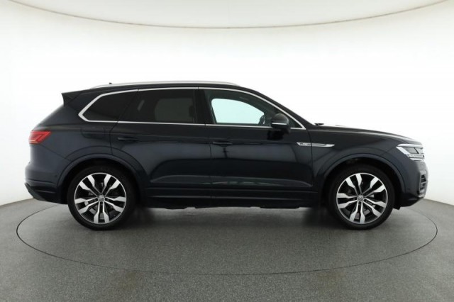 Volkswagen Touareg  3.0 TDI R-Line