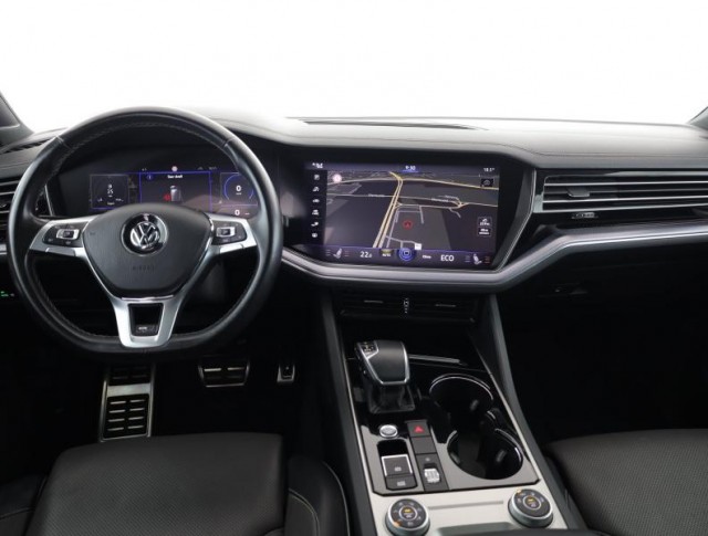 Volkswagen Touareg  3.0 TDI R-Line