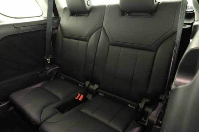 Land Rover Discovery  SDV6 