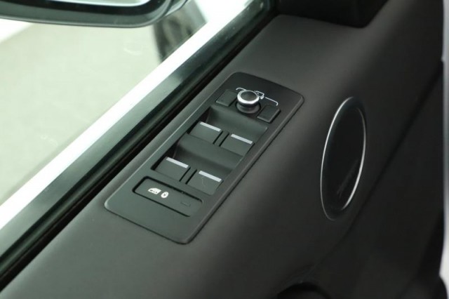 Land Rover Discovery  SDV6 
