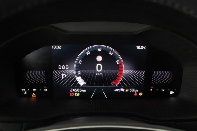 Škoda Karoq  1.5 TSI Fresh