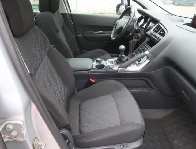 Peugeot 3008  1.6 HDi 