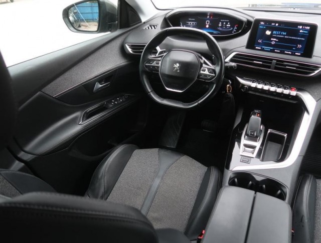 Peugeot 3008  1.2 PureTech Allure