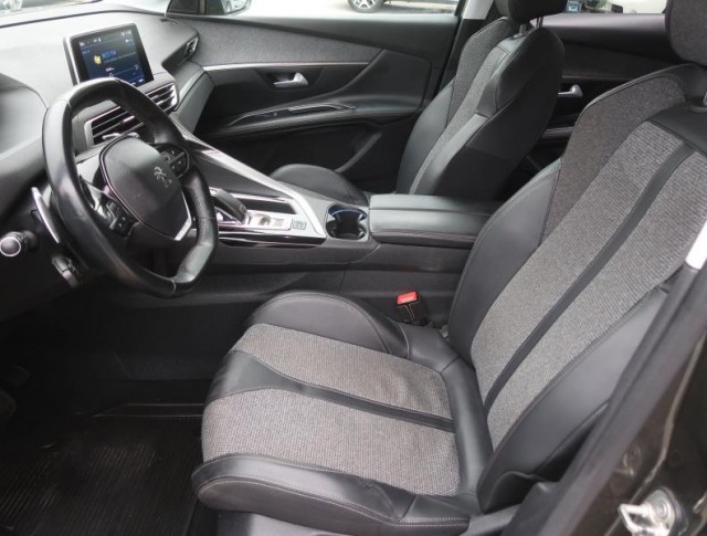 Peugeot 3008  1.2 PureTech Allure