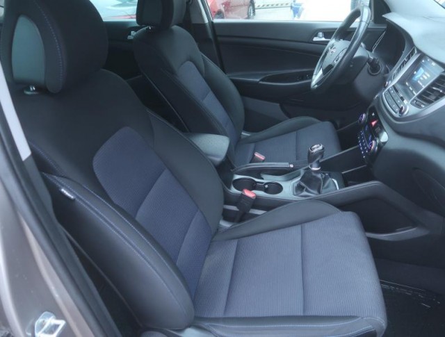 Hyundai Tucson  2.0 CRDi 