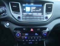 Hyundai Tucson  2.0 CRDi 