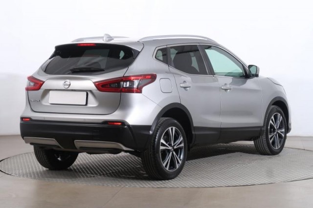 Nissan Qashqai  1.3 DIG-T N-Connecta