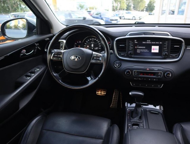 Kia Sorento  2.2 CRDi 
