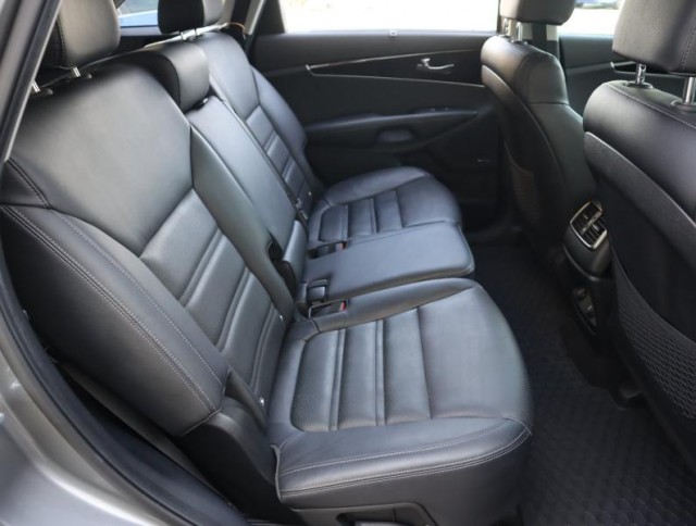 Kia Sorento  2.2 CRDi 