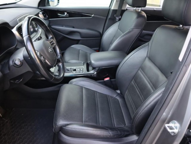 Kia Sorento  2.2 CRDi 