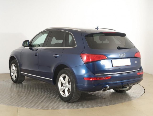 Audi Q5  2.0 TDI S line