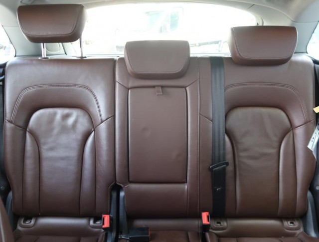 Audi Q5  2.0 TDI S line